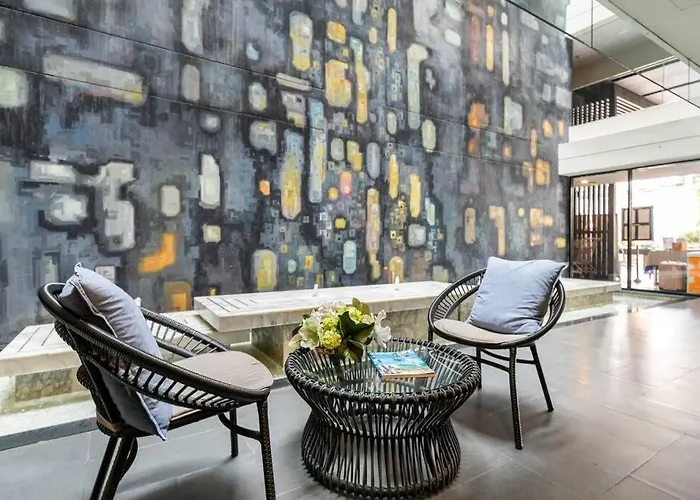Stylish 1 Bedroom, Nice Pool,Bts Asok, Sukhumvit